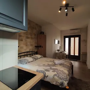 guest-house-lucija.hotelinzadar.com/