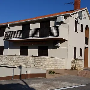 apartments-orlic.hotelinzadar.com/